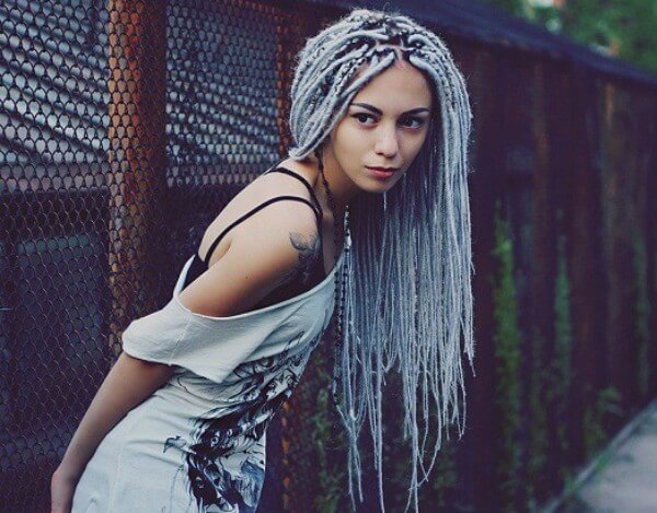 Female dreadlocks trends one of the most extraordinary options to try