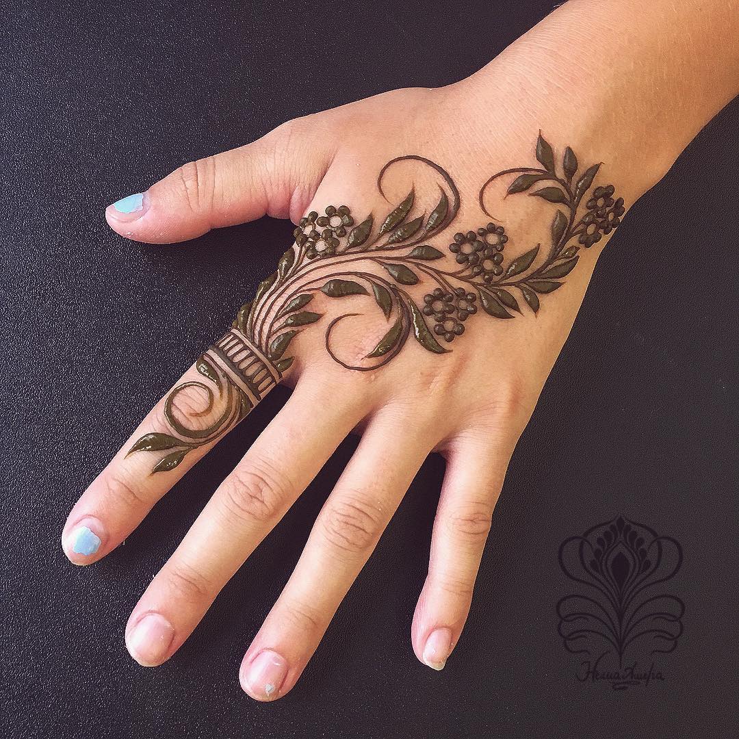 Henna Design for Hand
