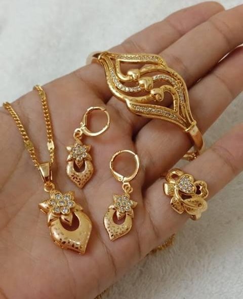 Buy Panache Mens Gold Bracelet 22 KT yellow gold 114 gm  Online By  Giriraj Jewellers