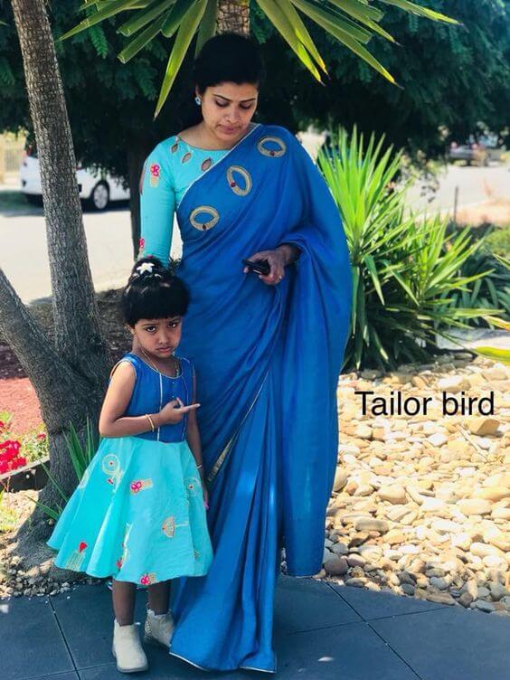 mother and daughter traditional outfits