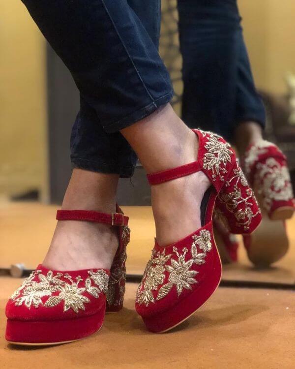 heels for traditional dress