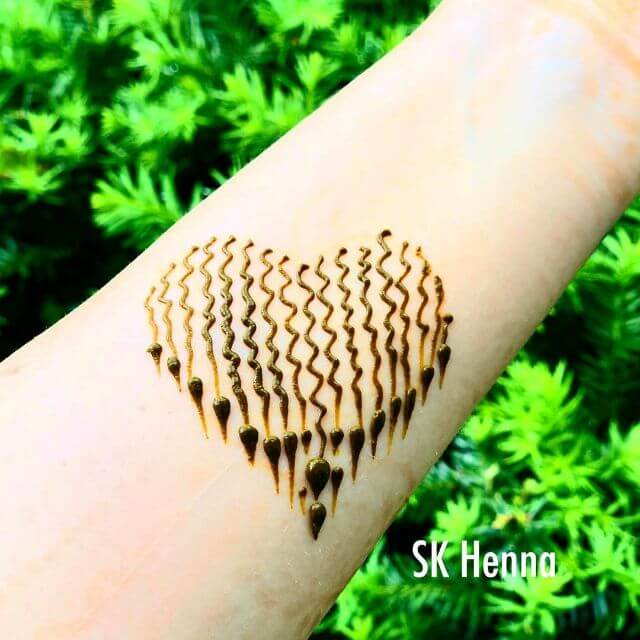 55 Stunning Easy Henna Hand Designs  2023 With Photos  Fabbon