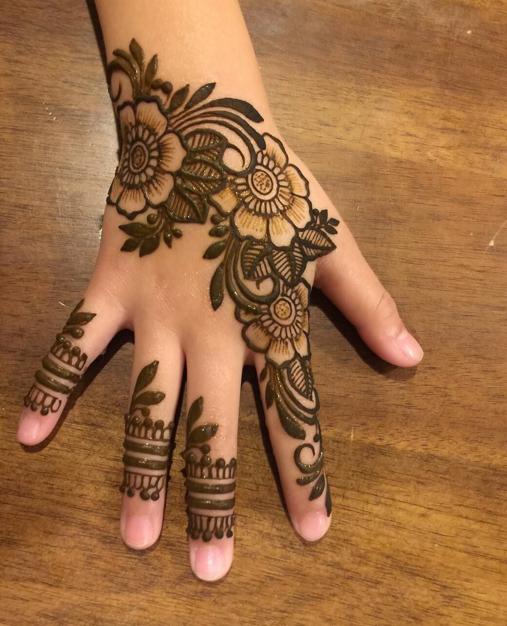 Latest Arabic Mehndi Designs For Kids - Not Just Chakras And Flowers ...