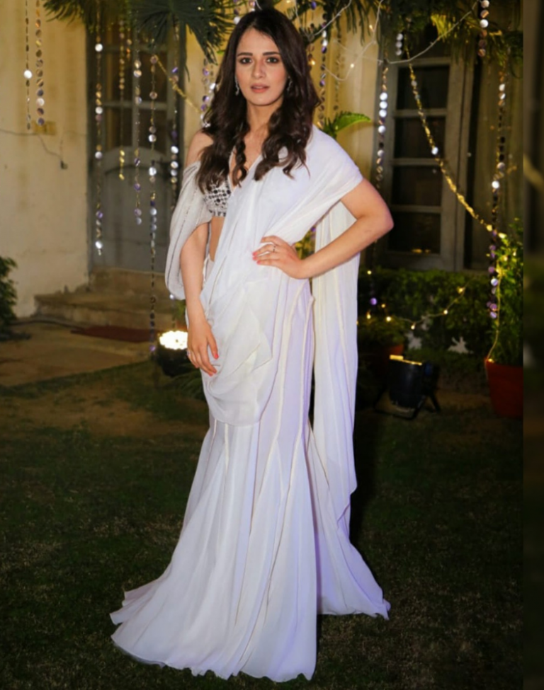 Bollywood Film Actress Radhika Madan In White Fluid Saree With A Crystal Embellished Bodice K4