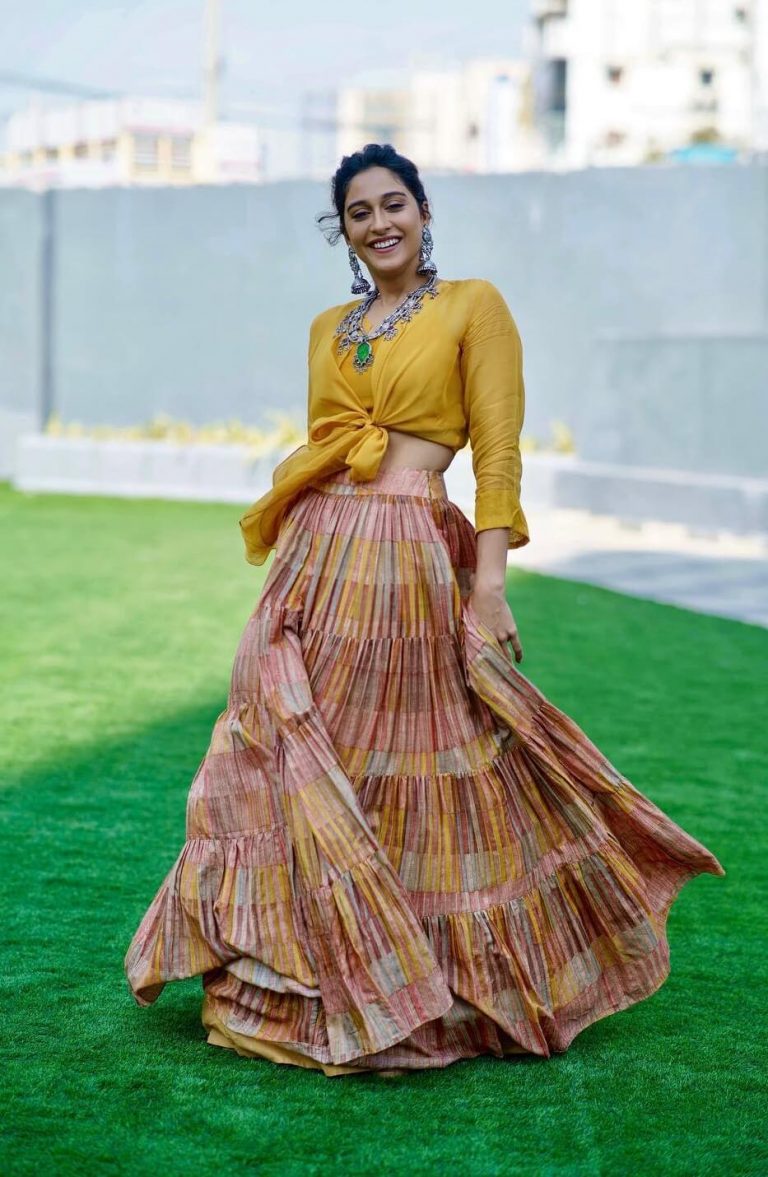 Regina Cassandra Sophisticated Outfits And Looks K4 Fashion