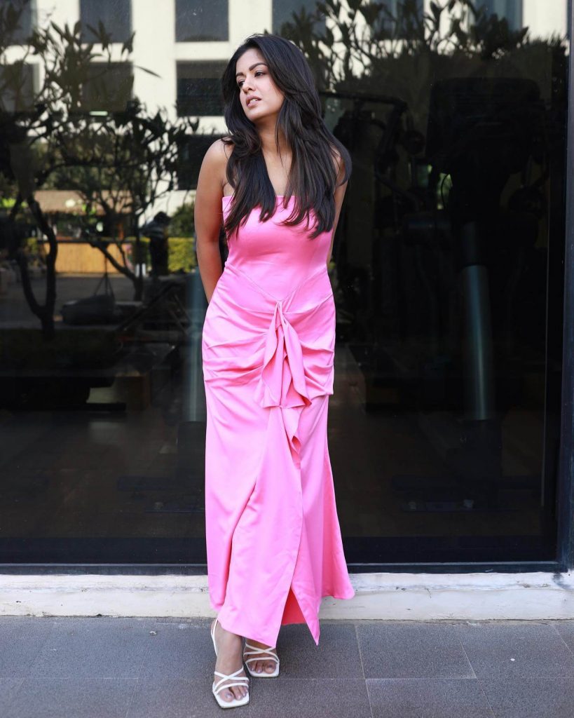 Ishita Dutta Never Fail To Impress With Her Exclusive Outfits And Looks ...