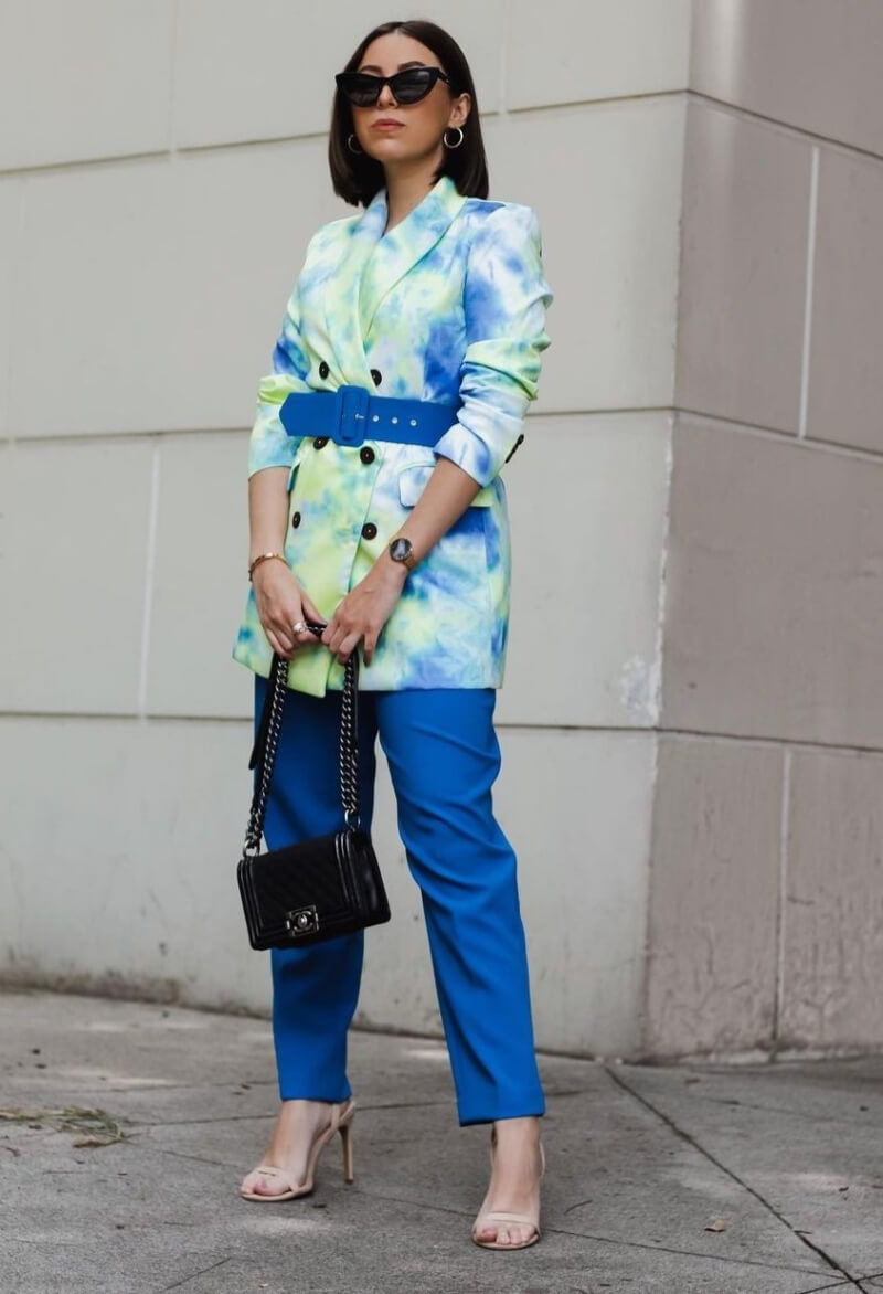 Andrea Nahle In Printed Blazer With Pants
