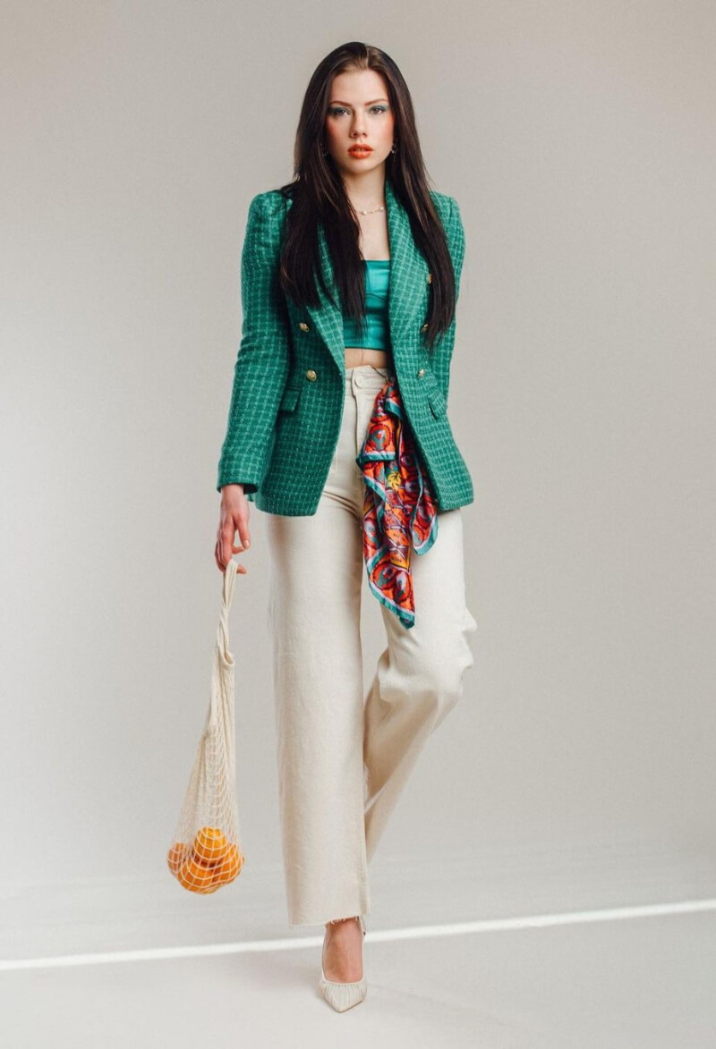 Sophiie Clara In Green Checked Blazer With Pants