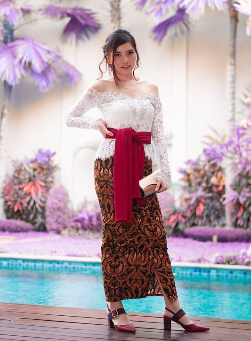 Tabitha Budiman In White Lace Design Top With Printed Skirt
