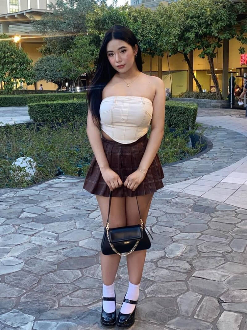 Reynie Mariii Antong In Strapless Top With Mini Skirt
