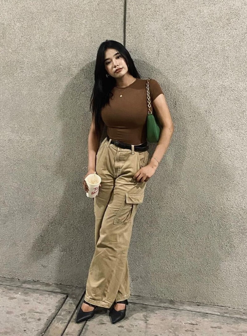 Reynie Mariii In Brown Top With Cargo Pants