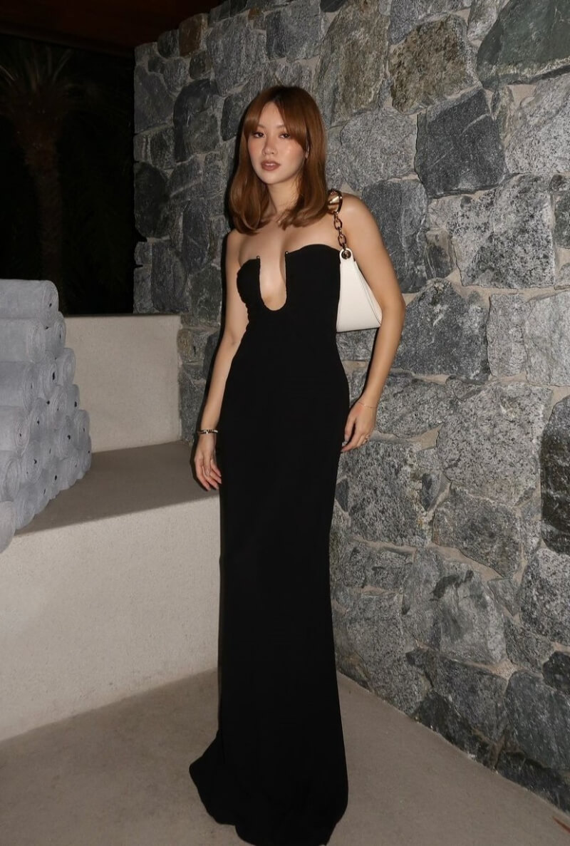 Ashleigh Huynh In Black Strapless Neckline Long Dress