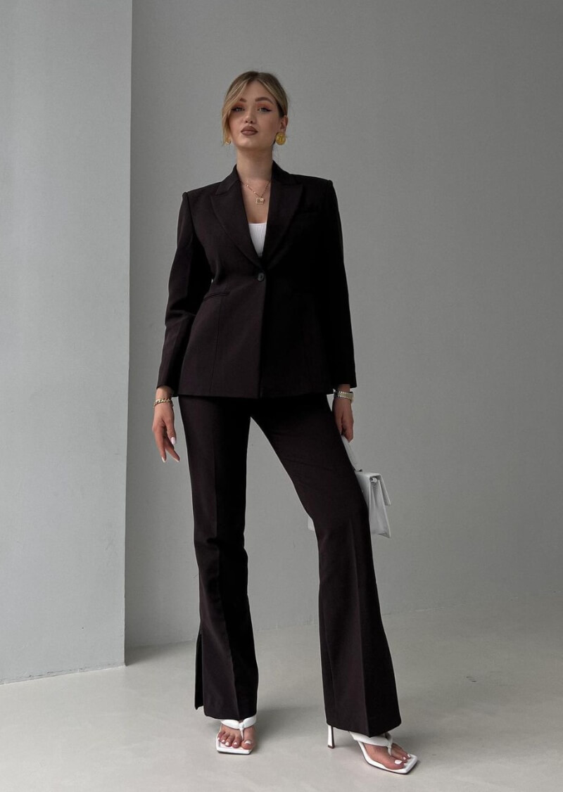 Rita Perskaya In Black Blazer With Pants